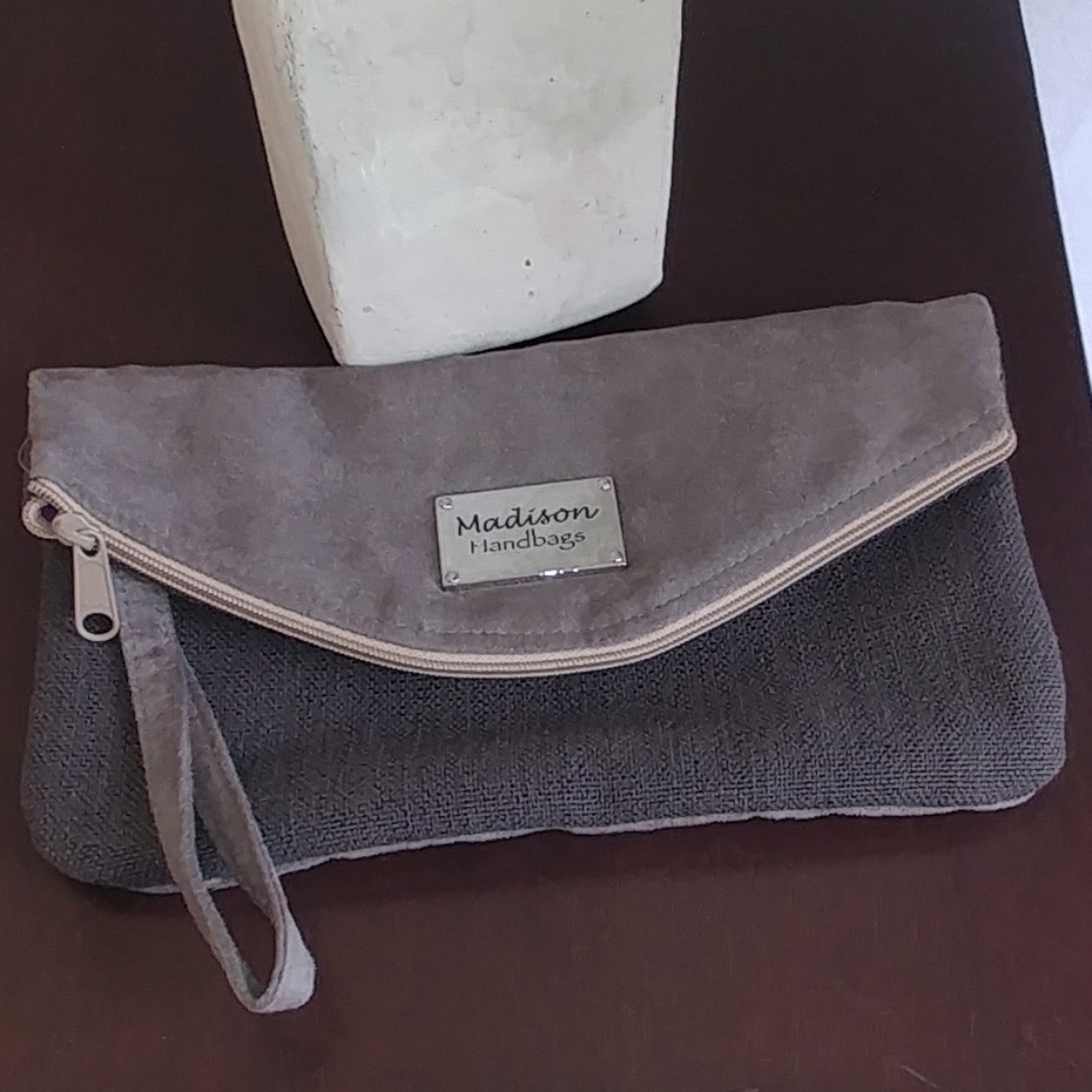 Madison Handbags clutch/wristlet